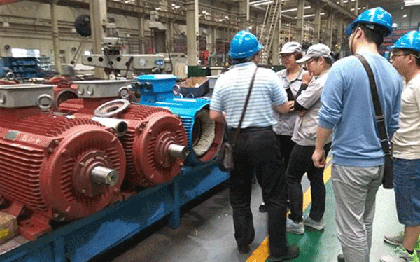 西安泰富西瑪電機開展安全月安全生產(chǎn)大檢查。